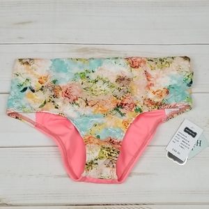 Nicolita peek-a-bow high wasted bottom